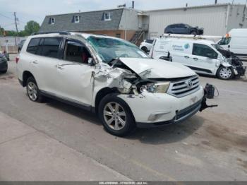  Salvage Toyota Highlander