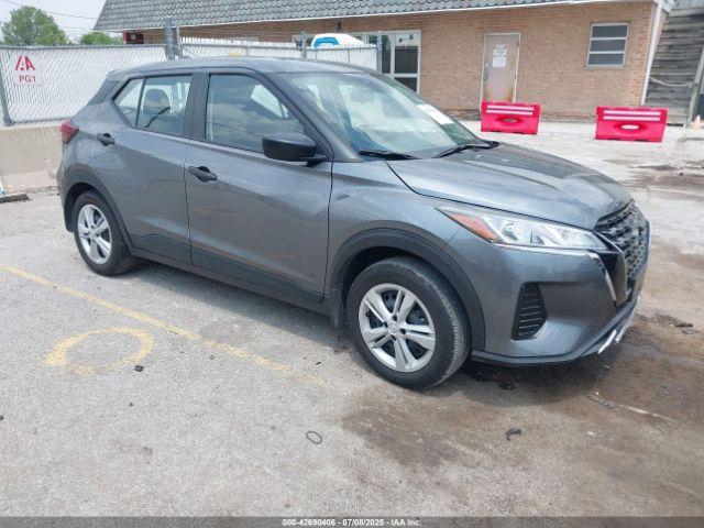  Salvage Nissan Kicks