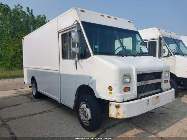  Salvage Freightliner Chassis