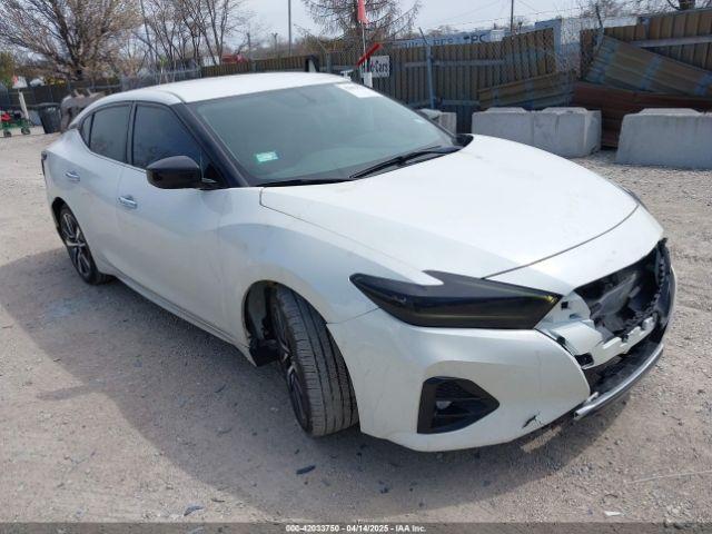  Salvage Nissan Maxima