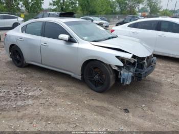  Salvage Nissan Maxima