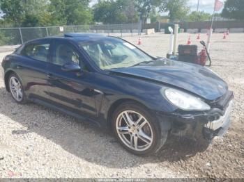  Salvage Porsche Panamera