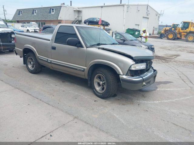  Salvage Chevrolet S-10
