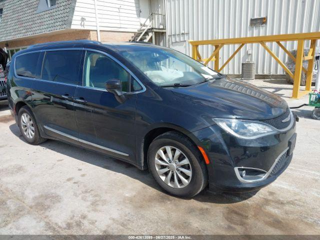  Salvage Chrysler Pacifica