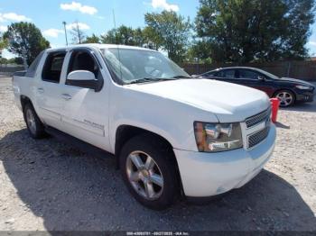  Salvage Chevrolet Avalanche 1500