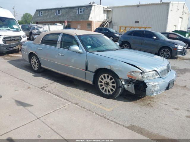  Salvage Lincoln Towncar