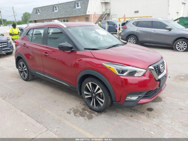  Salvage Nissan Kicks