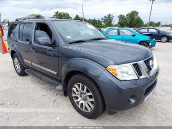  Salvage Nissan Pathfinder