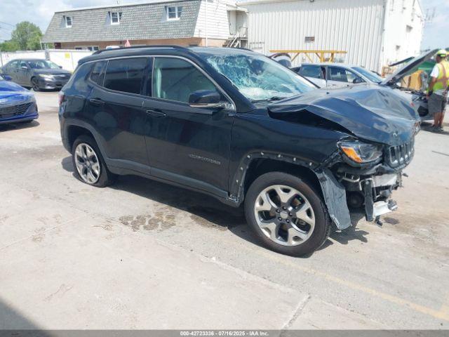 Salvage Jeep Compass