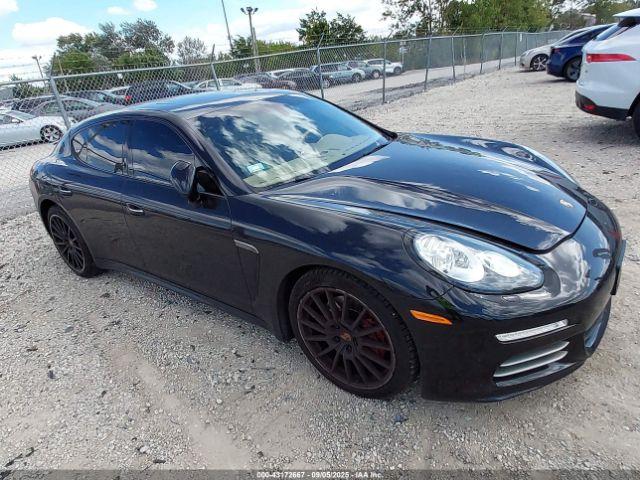  Salvage Porsche Panamera