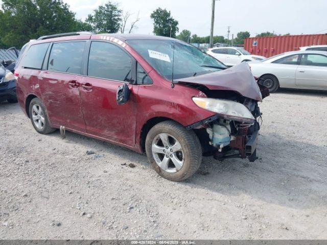  Salvage Toyota Sienna