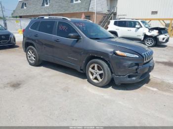  Salvage Jeep Cherokee