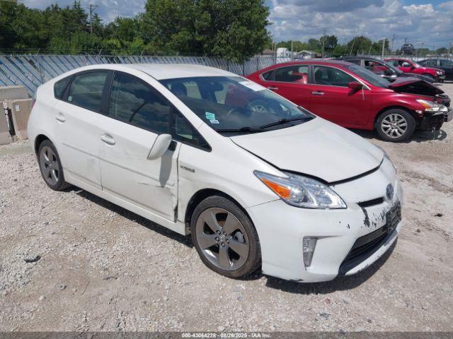  Salvage Toyota Prius