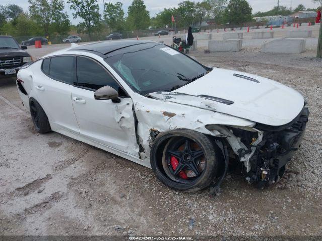  Salvage Kia Stinger