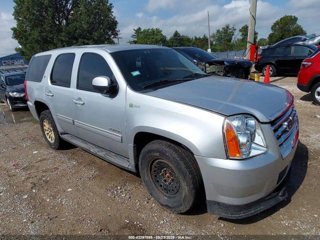  Salvage GMC Yukon