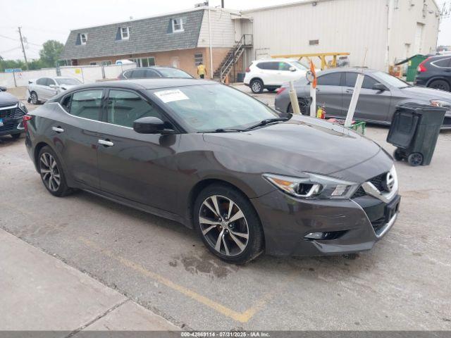  Salvage Nissan Maxima