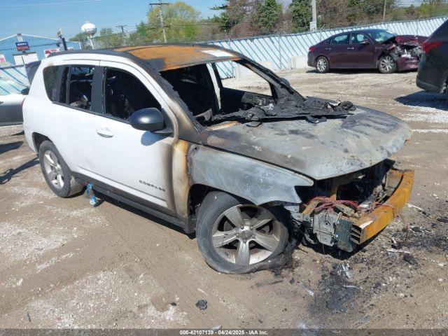  Salvage Jeep Compass
