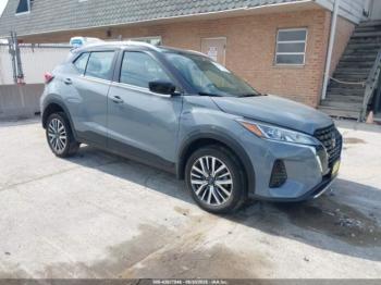  Salvage Nissan Kicks