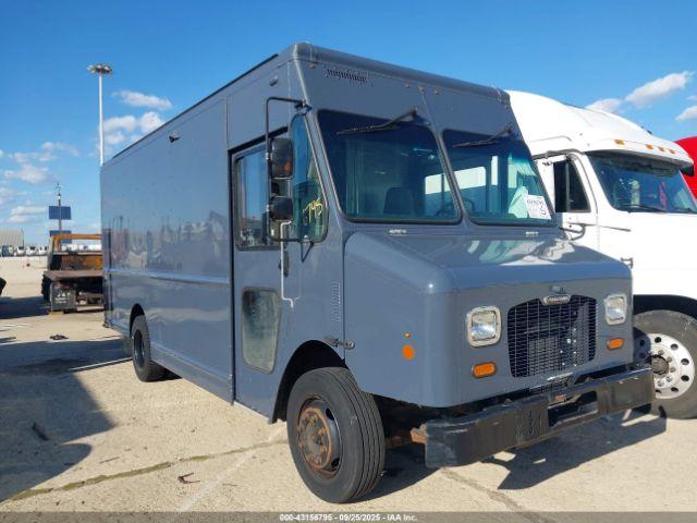  Salvage Freightliner Mt45g
