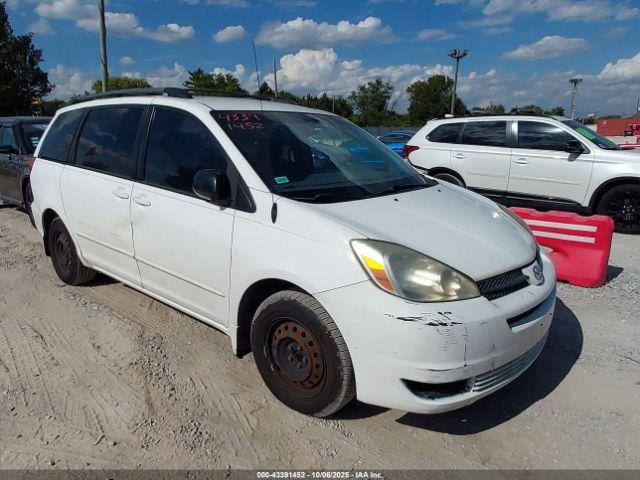  Salvage Toyota Sienna