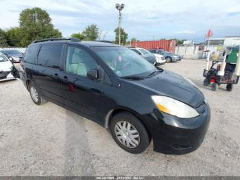  Salvage Toyota Sienna