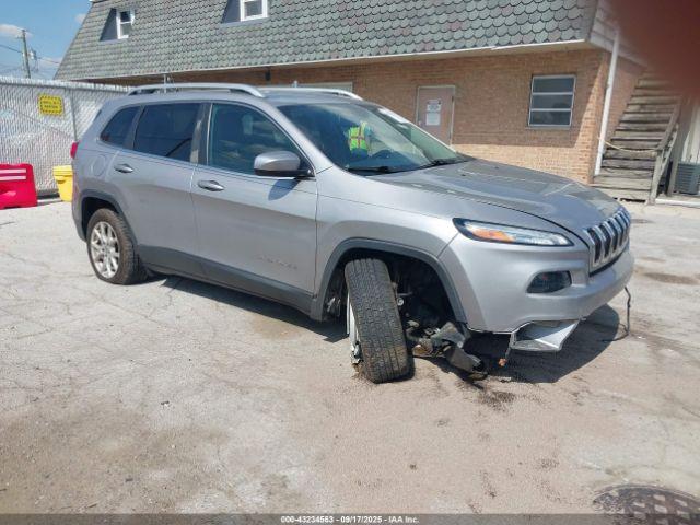  Salvage Jeep Cherokee