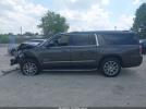GMC Yukon Denali Image 15