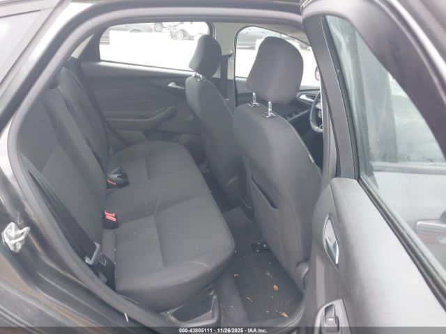 Ford Focus Se Image 8