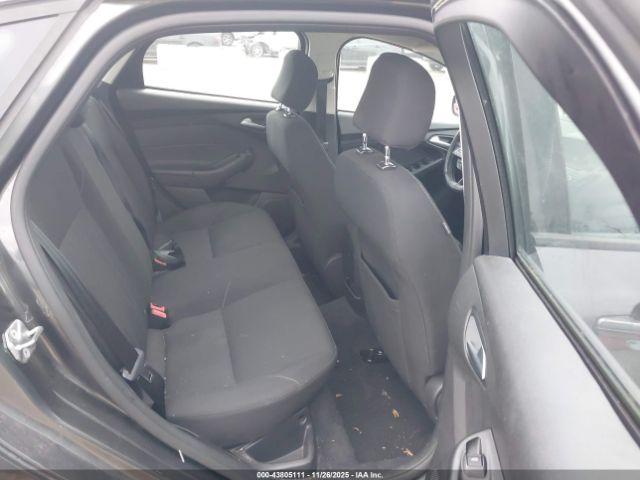 Ford Focus Se Image 8