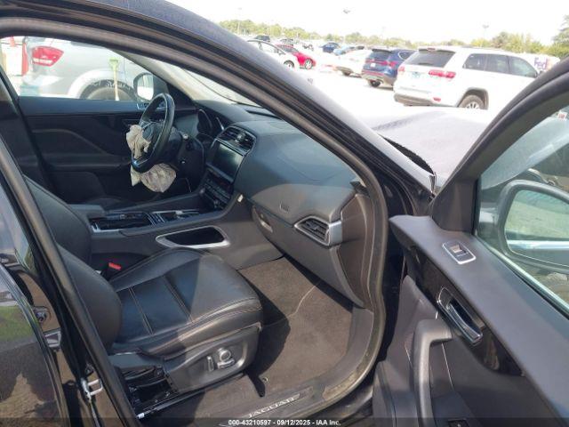 Jaguar F-PACE Prestige P300 Awd Automatic Image 11