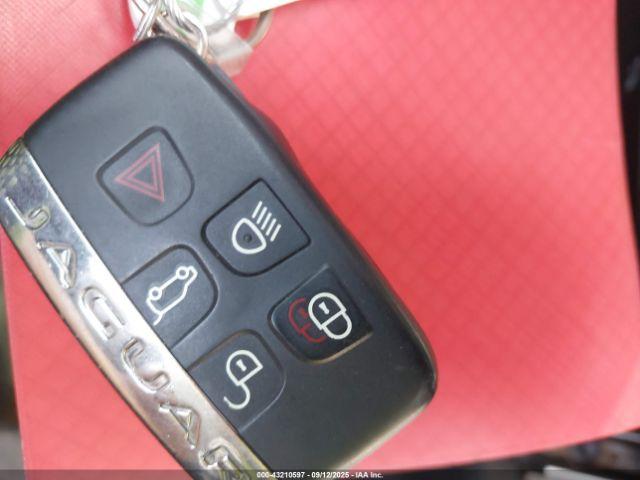 Jaguar F-PACE Prestige P300 Awd Automatic Image 9