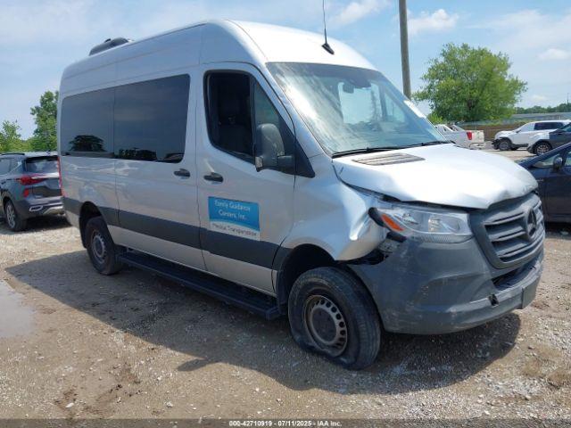  Salvage Mercedes-Benz Sprinter 2500