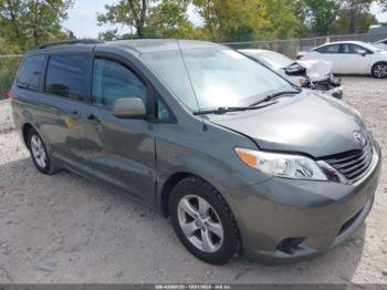  Salvage Toyota Sienna