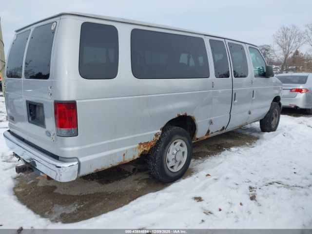 Ford E-350 Image 4