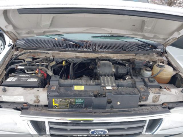 Ford E-350 Image 7