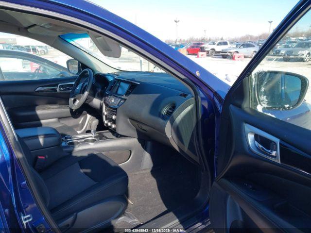 Nissan Pathfinder S Image 16