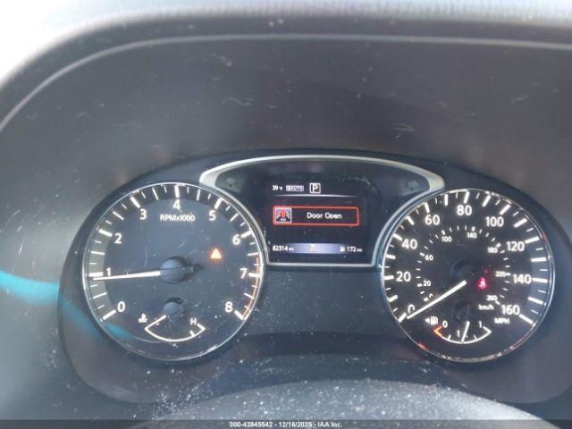 Nissan Pathfinder S Image 11