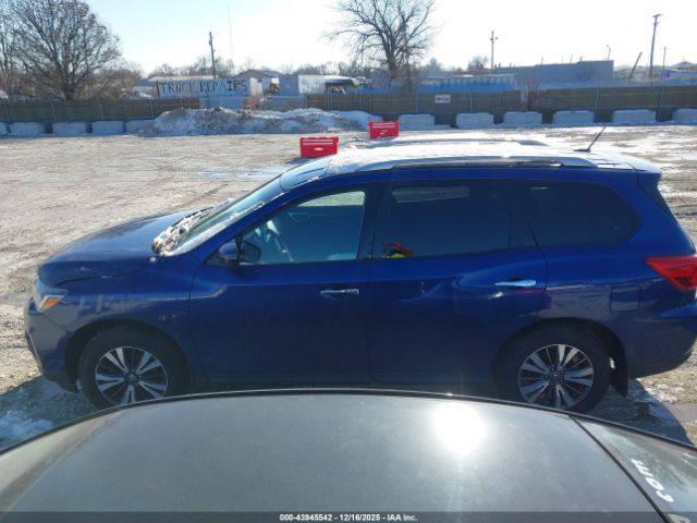 Nissan Pathfinder S Image 9