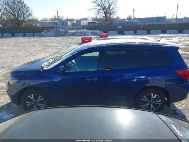 Nissan Pathfinder S Image 9