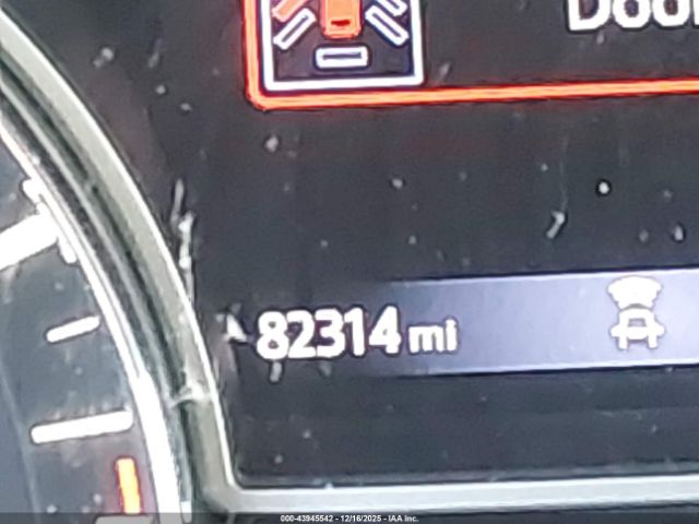 Nissan Pathfinder S Image 8