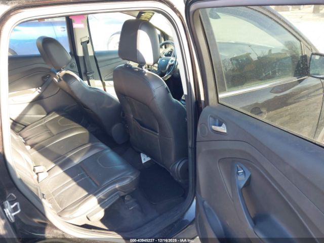 Ford Escape Titanium Image 3