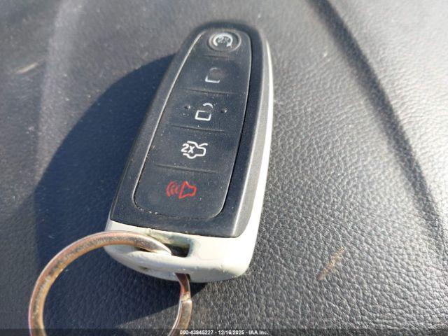 Ford Escape Titanium Image 11