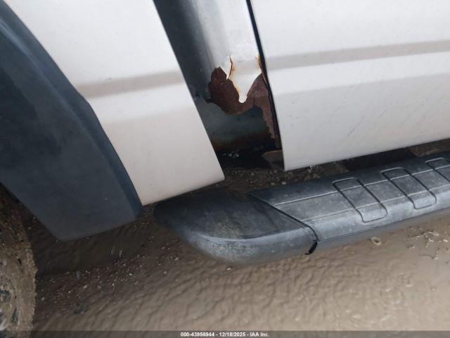 Ford Explorer Xlt Image 2