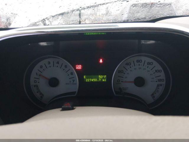 Ford Explorer Xlt Image 10