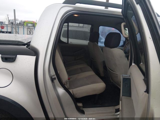 Ford Explorer Xlt Image 11