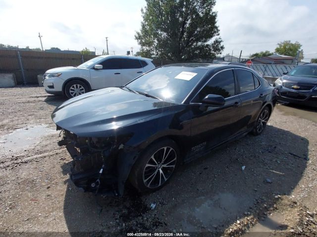 Toyota Camry Se Image 15