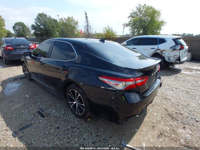 Toyota Camry Se Image 2