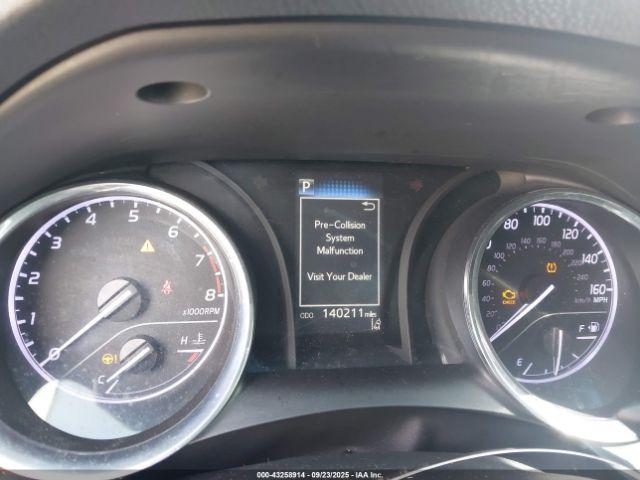 Toyota Camry Se Image 4