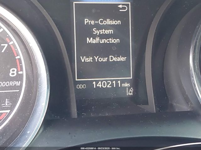 Toyota Camry Se Image 13