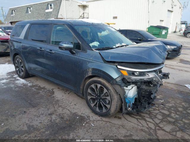  Salvage Kia Carnival